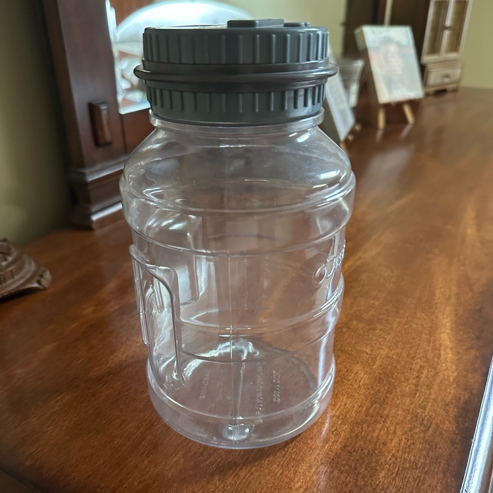 Discovery brand change jar with electronic counting lid